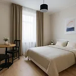 Comfort Near Station On Zlota Street Apartmán