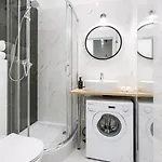 Apartmán Comfort Near Station On Zlota Street *