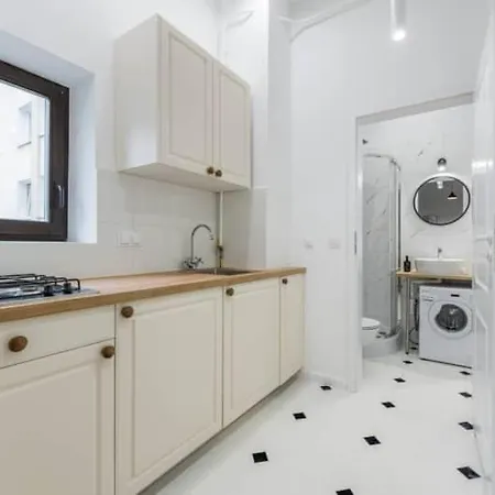 Comfortable On Zlota Street In The Center Of Varsovie