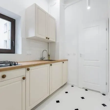 Apartament Comfortable On Zlota Street In The Center Of