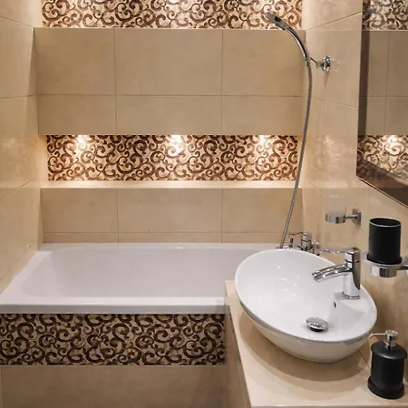 Apartment Comfort Near Station On Zlota Street *